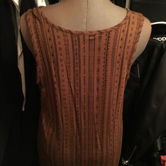 PLUS SIZE TANK TOP - Picture 2 of 3